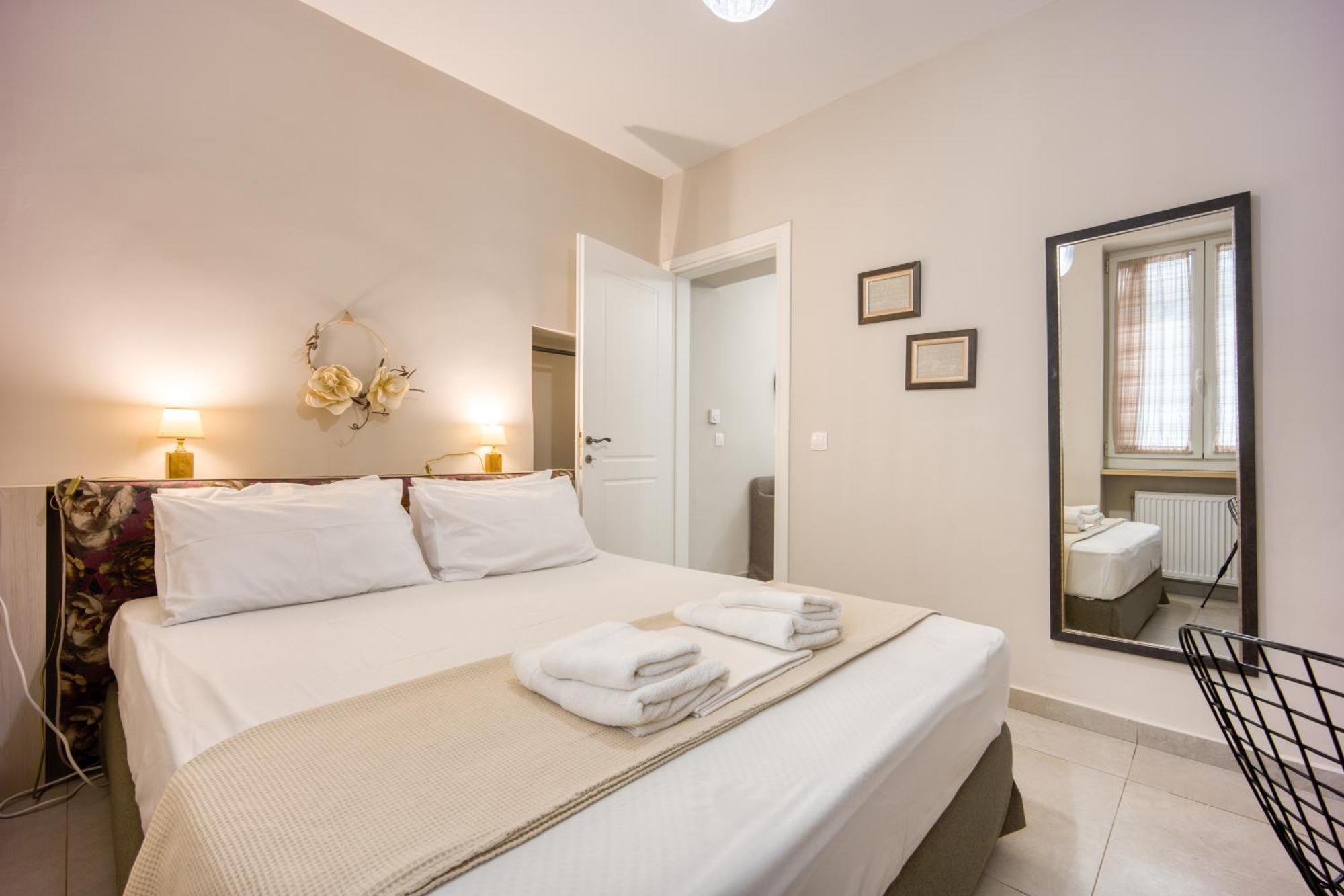 Апартаменты Pagrati/Hilton Area, Bentzi Афины Экстерьер фото